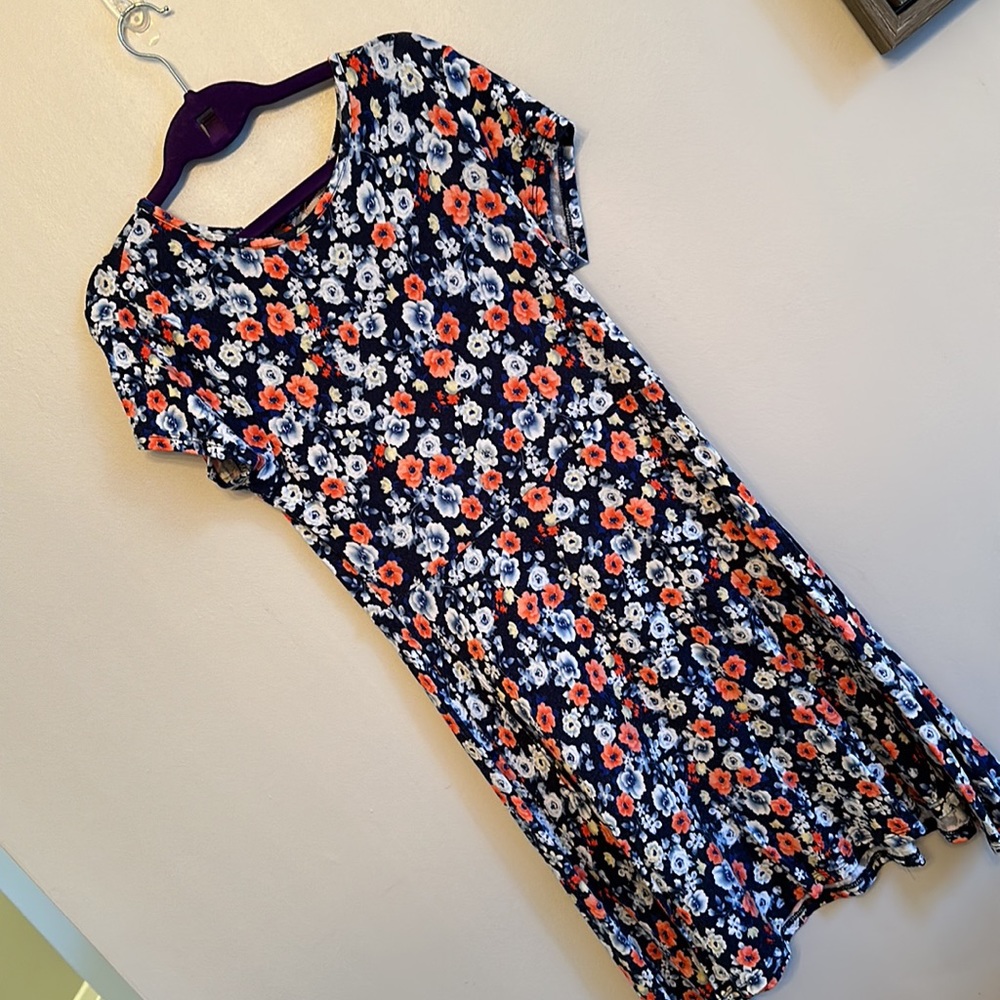 Cute Francesca’s floral dress size 10 in good condition